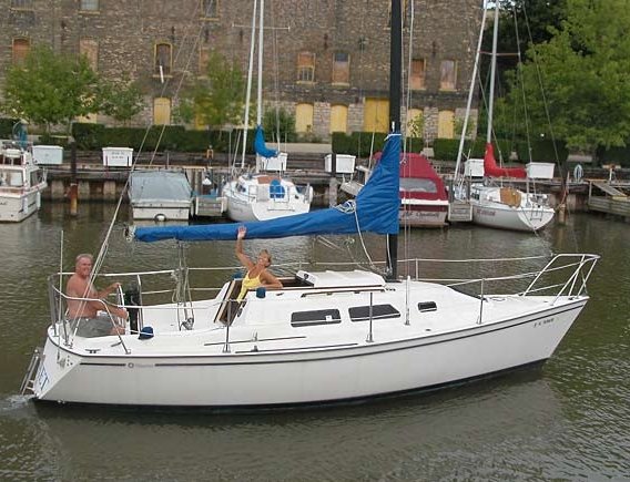 Starwind 27 sailboat under sail
