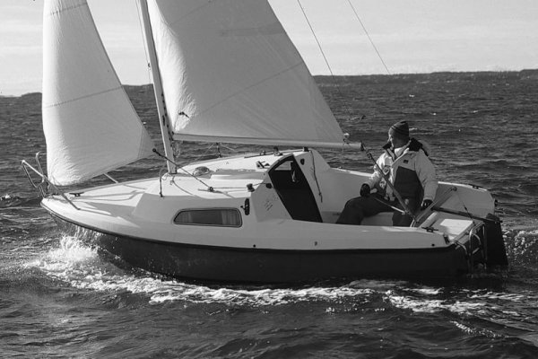 Stortriss mkii sailboat under sail