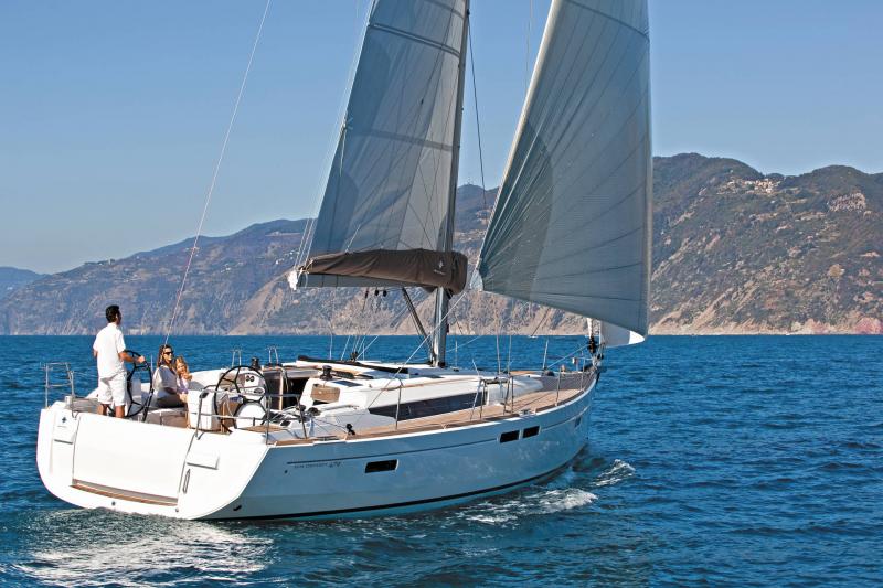 Sun odyssey 479 jeanneau sailboat under sail