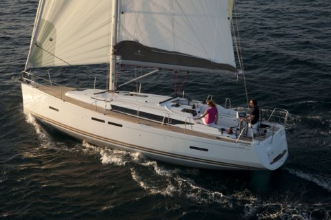Sun odyssey 409 jeanneau sailboat under sail