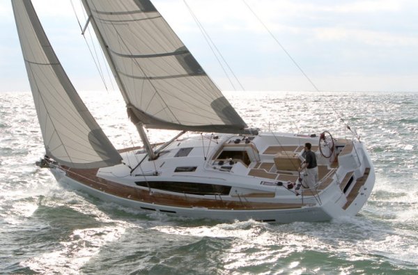 Sun odyssey 41 ds jeanneau sailboat under sail