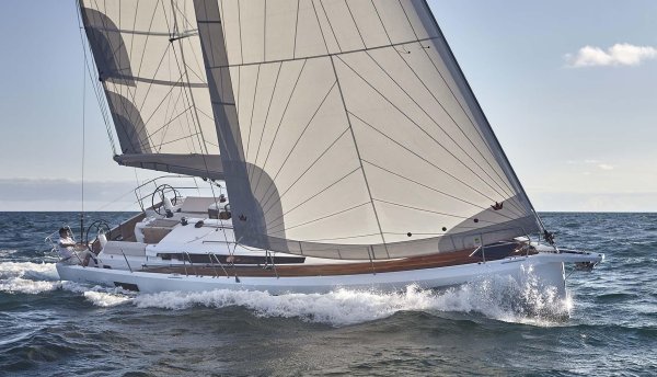 Sun odyssey 440 jeanneau sailboat under sail