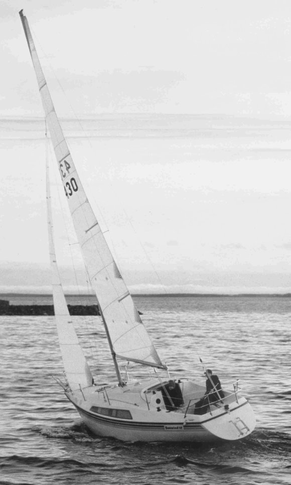 Sunwind 27 sailboat under sail