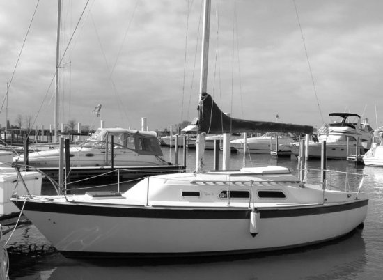 Tanzer 27 sailboat under sail