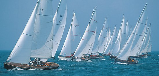 Tofinou 7 sailboat under sail