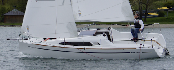 Sunbeam 221 sailboat under sail