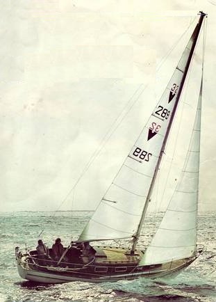 Vindo 32 sailboat under sail