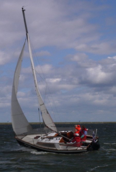 Waarschip 570 sailboat under sail