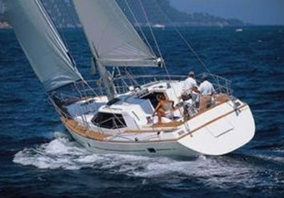 Wauquiez pilot saloon 43 sailboat under sail