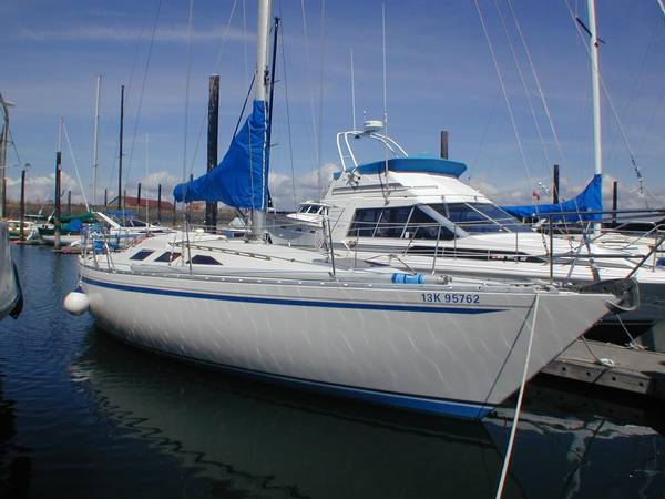 Yamaha 37 sailboat under sail